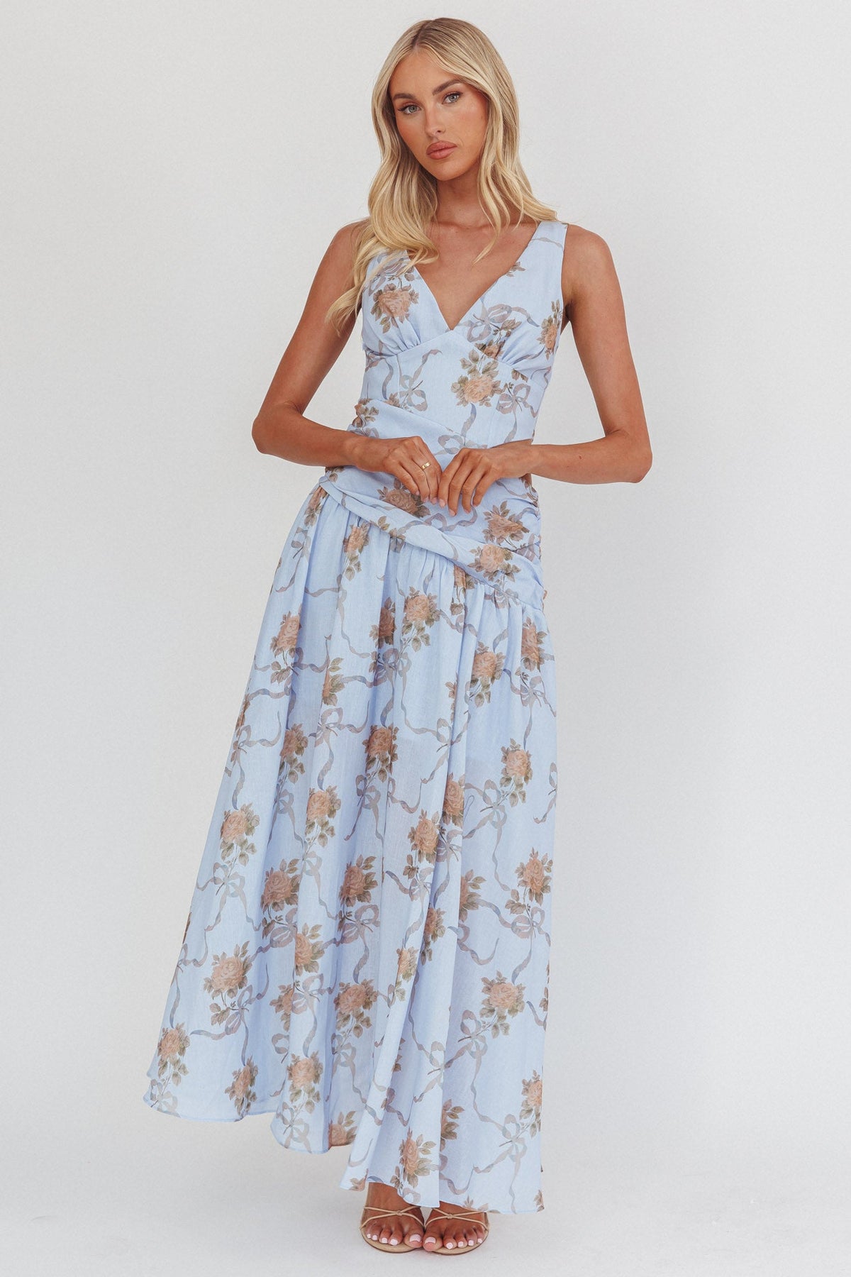 First Dates Waist Cut-Out Maxi Dress Floral Blue