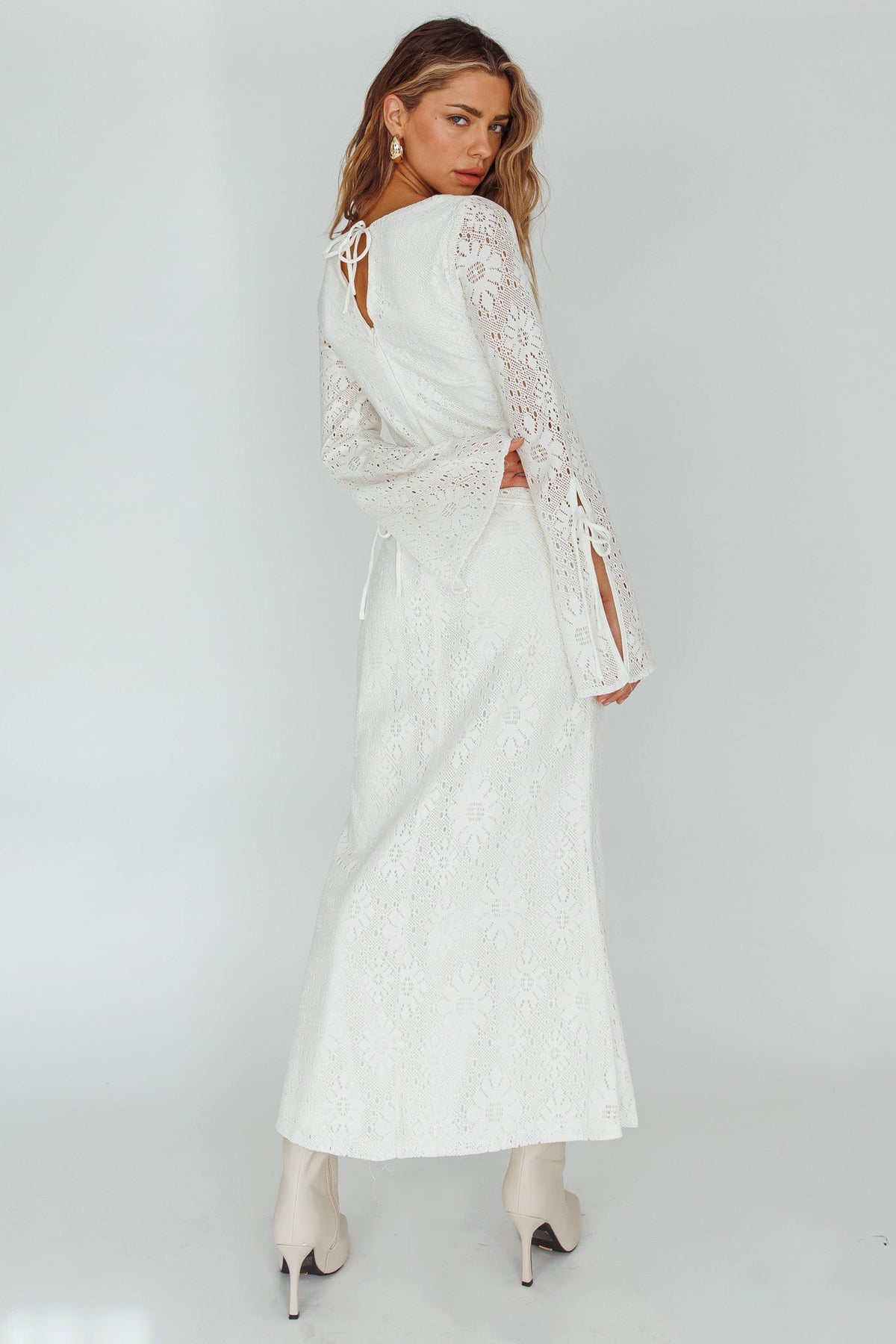 Kalia Long Sleeve Lace Midi Dress Cream