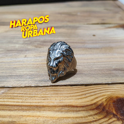 Anillo de acero leon plateado