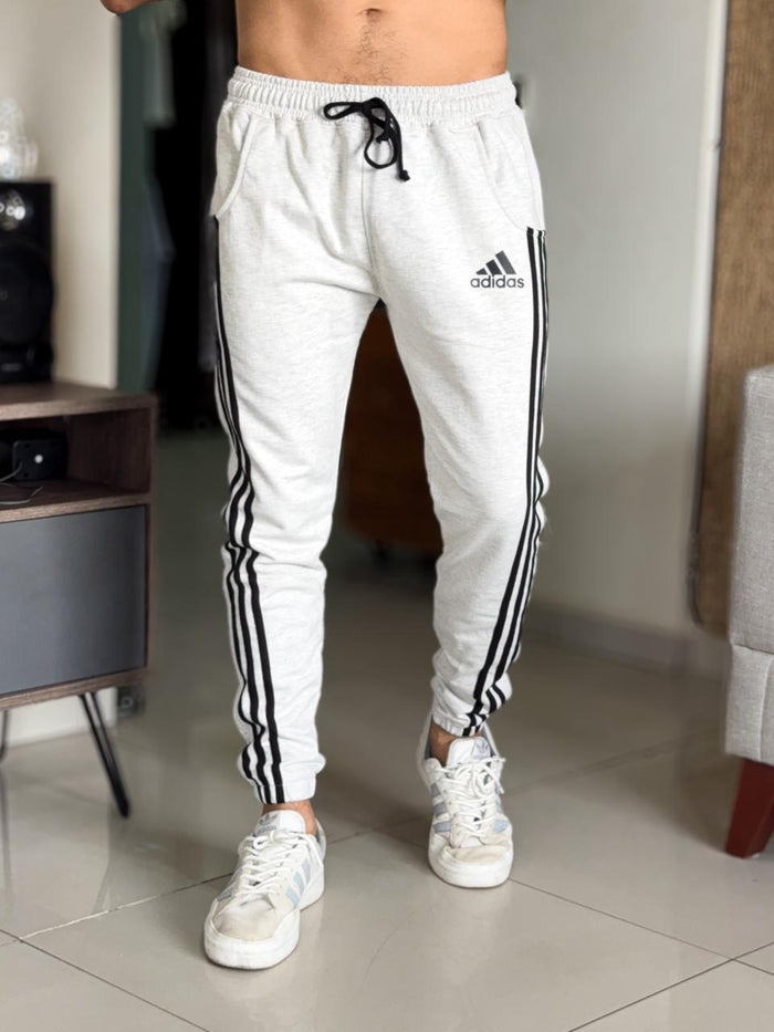 Buso adidas plomo con lineas al costado