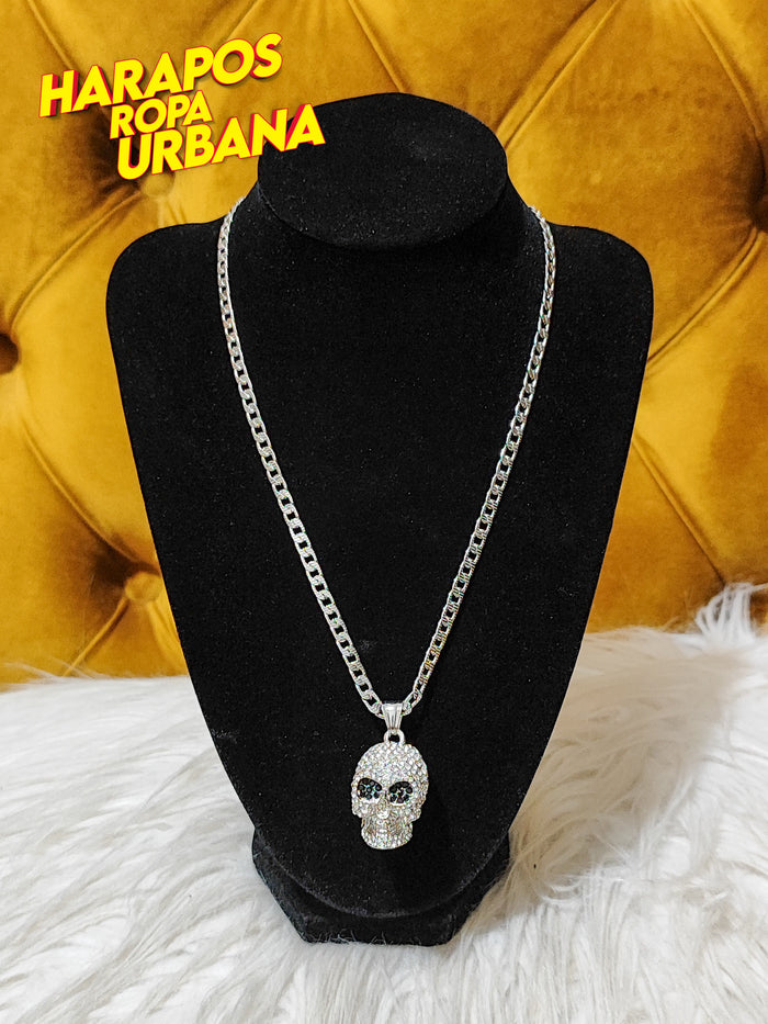 Cadena de acero plateada dije calavera con diamantes