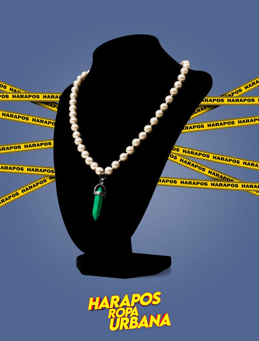 Cadena de perlas blancas con cuarzo verde crakelado