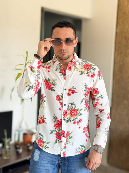 Camisa Doom manga larga blanca con flores rojas