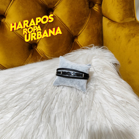 Manilla negra de cuero con diseño infinito