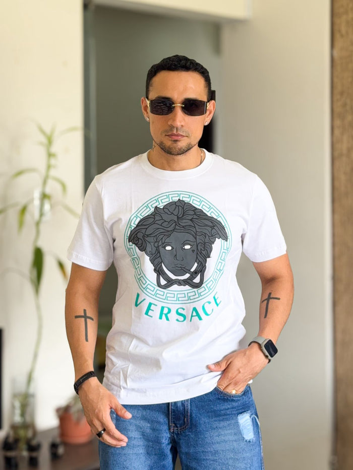 Polera versace blanca medusa ploma con circulo verde