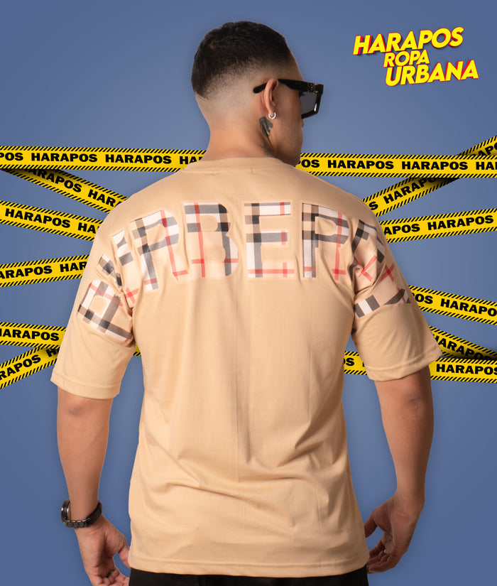 Polera Burberry B texturizada Oversize cafe