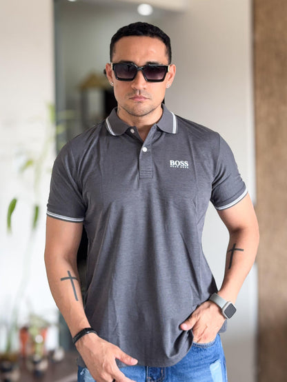 Polera Hugo Boss con cuello plomo