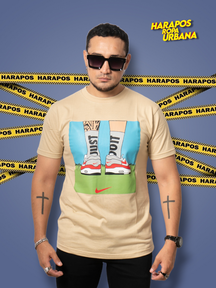 Polera nike just do it pie tatuado crema