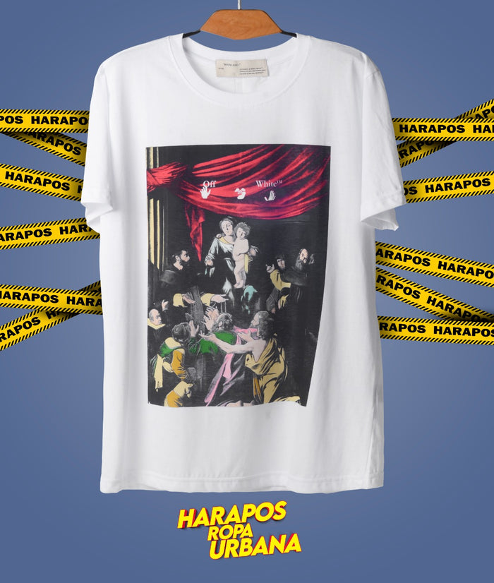 Polera off white blanco con cuadro adelante