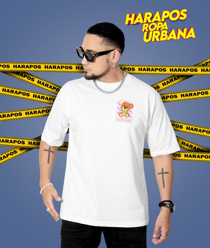 Polera oversize ratslla blanca oso moyan