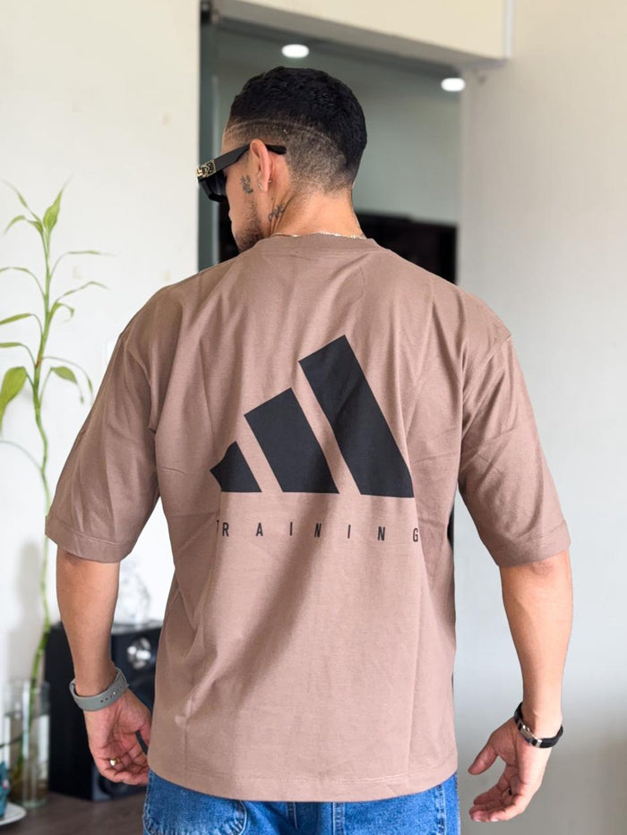 Polera Adidas training oversize cafe